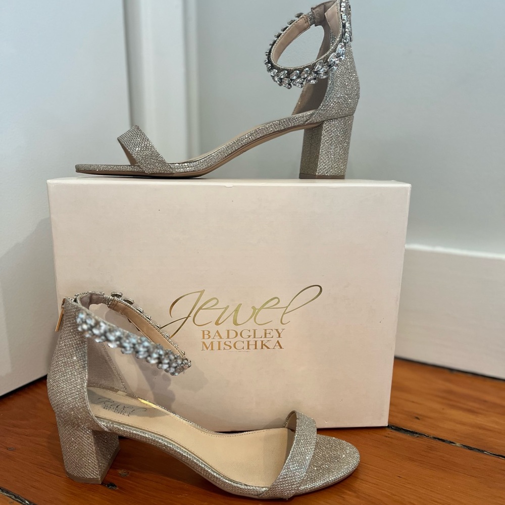 Jewel Badgley Mischka Evening Shoe (9.5)